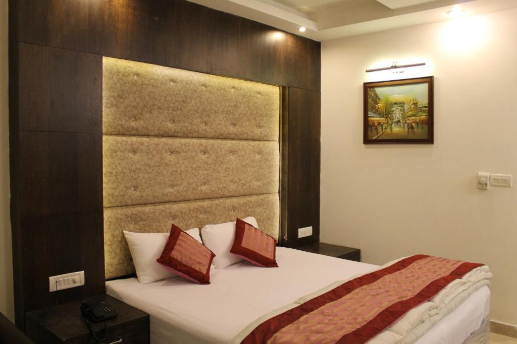 Hotel City Heights Nueva Delhi Exterior foto